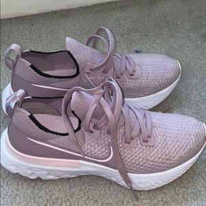 Nike React Inifinity
